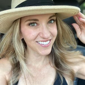 Meet your Posher, Candice